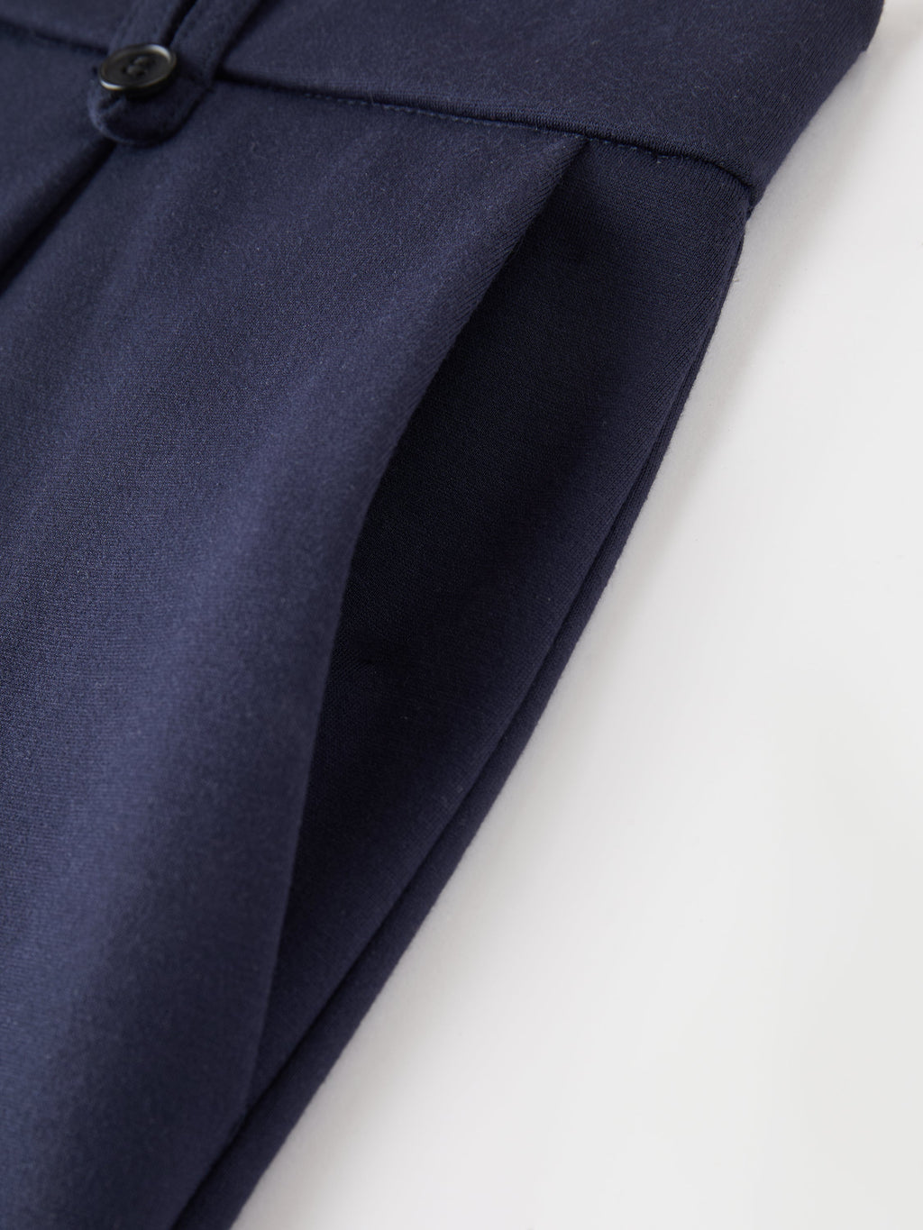 Ponte Low-Rise Straight Leg Ankled Pants with Pockets