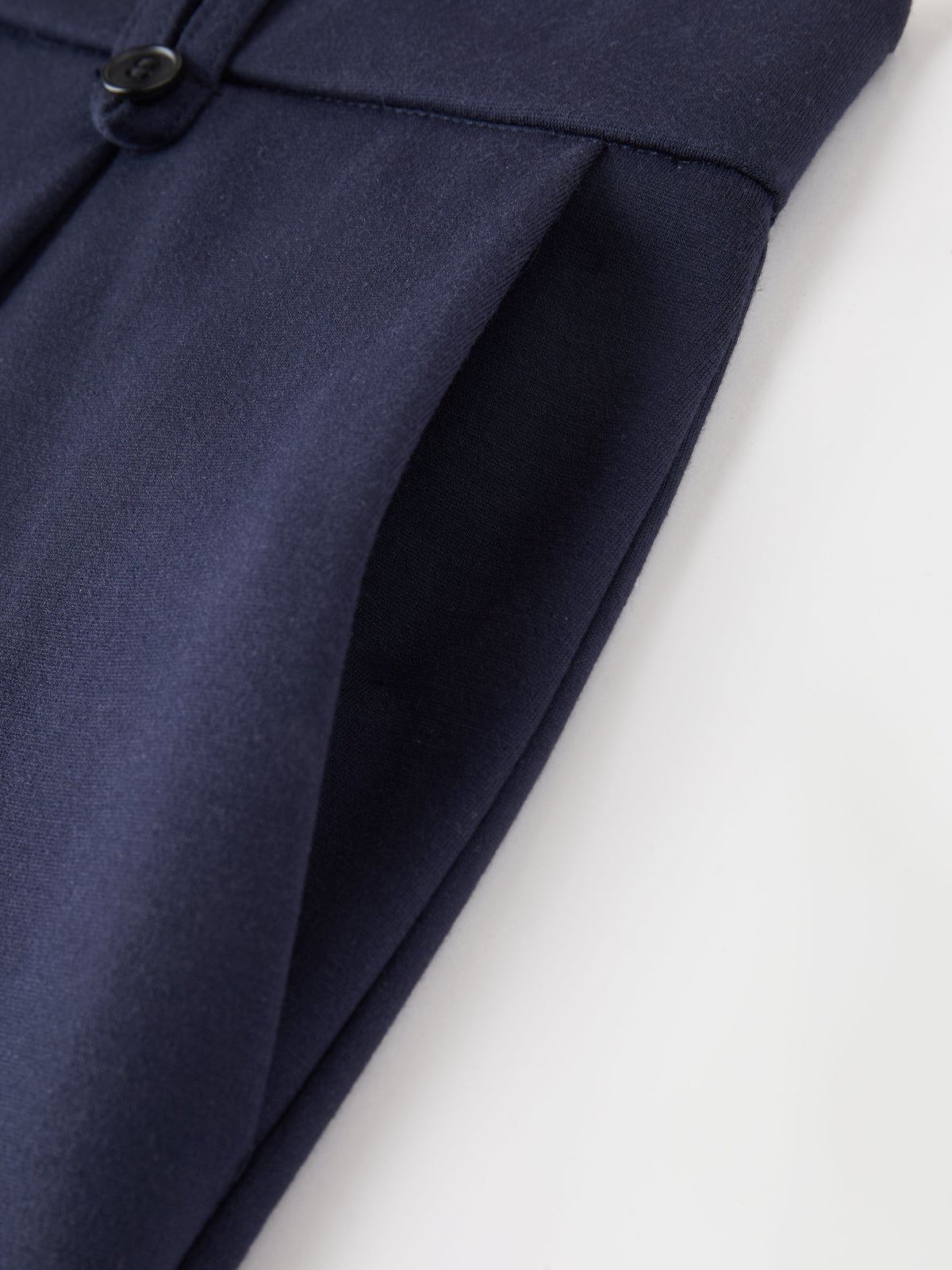 Ponte Low-Rise Straight Leg Ankled Pants with Pockets